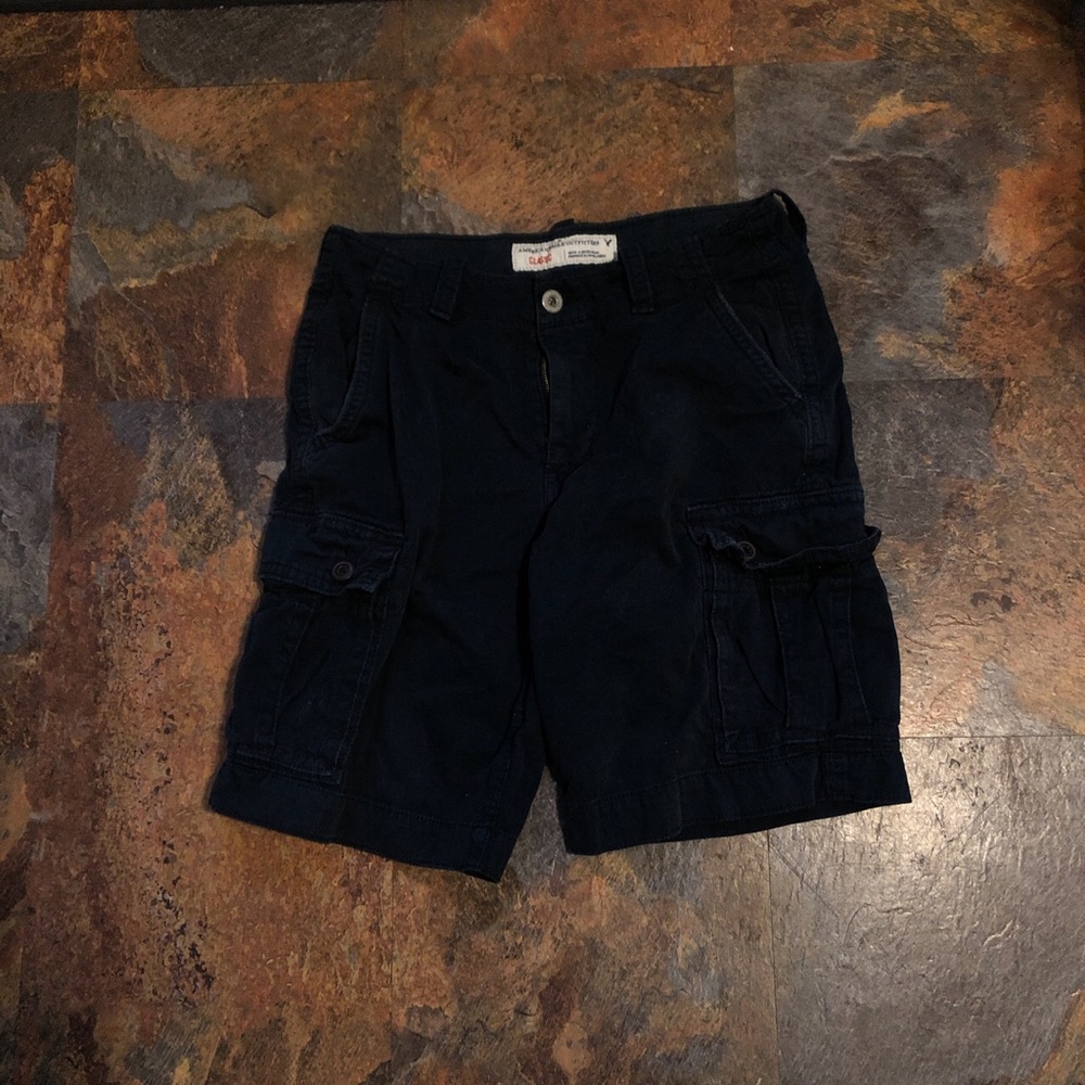 Mens American Eagle navy blue cargo shorts, size L